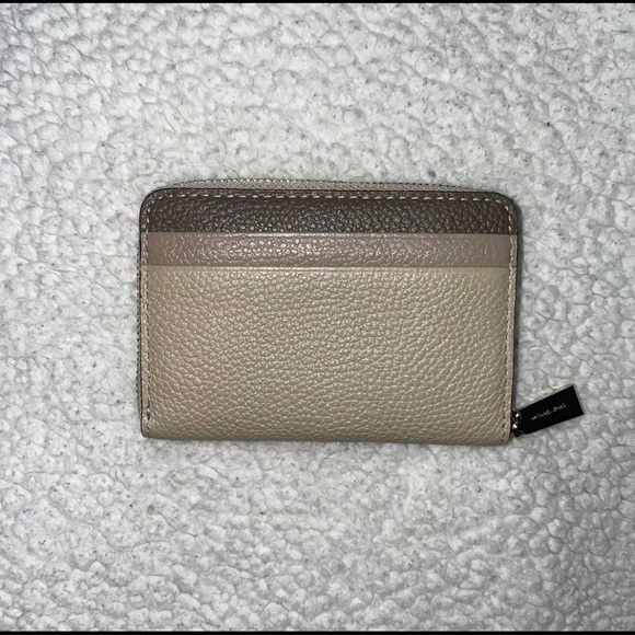 Michael Kors Color-Block Pebbled Leather Wallet - Picture 2 of 5